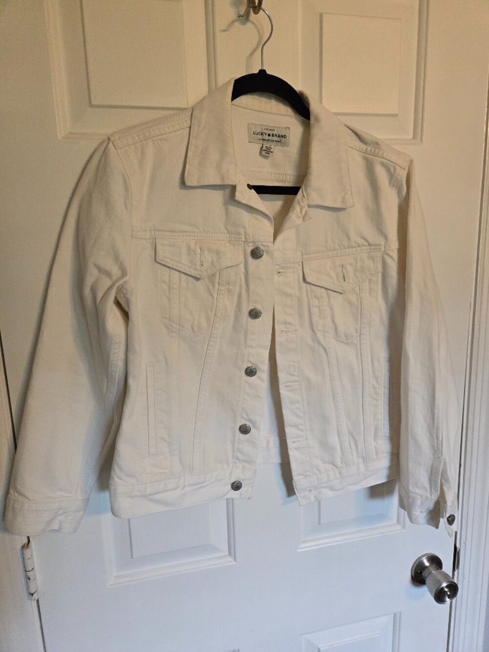 White denim jacket with rivets and buttons - Picture 1 of 2